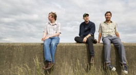 CUE NEW SINGLE FROM THE WAVE PICTURES